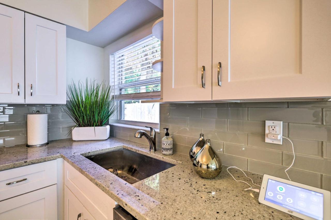 Cute And Cozy Florida Duplex Walk To Beaches! Cocoa Beach Εξωτερικό φωτογραφία